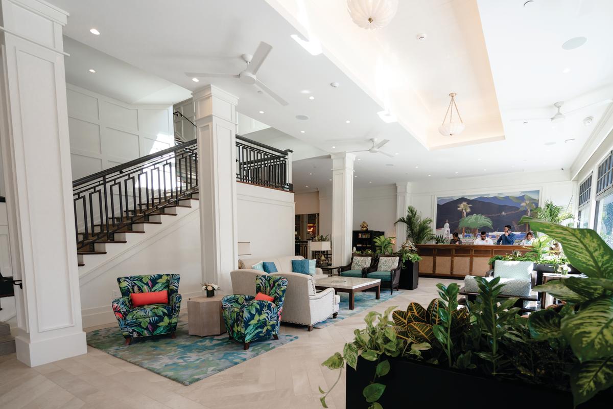 Smart TV-equipped Rooms at Floral Inn: Perfect for Family Experiences
