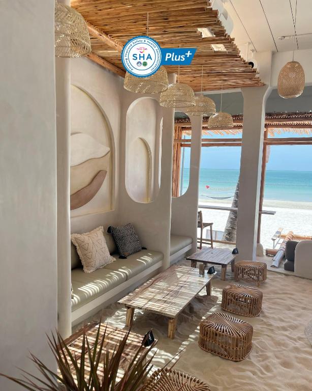 7. Phangan Bayshore Resort