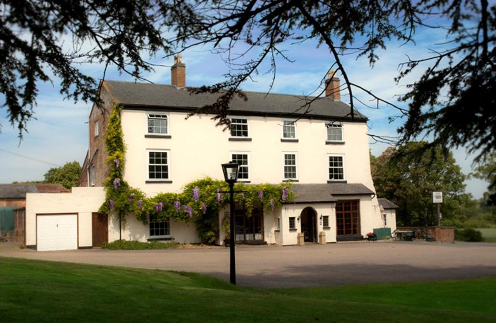 The Houndshill Hotel