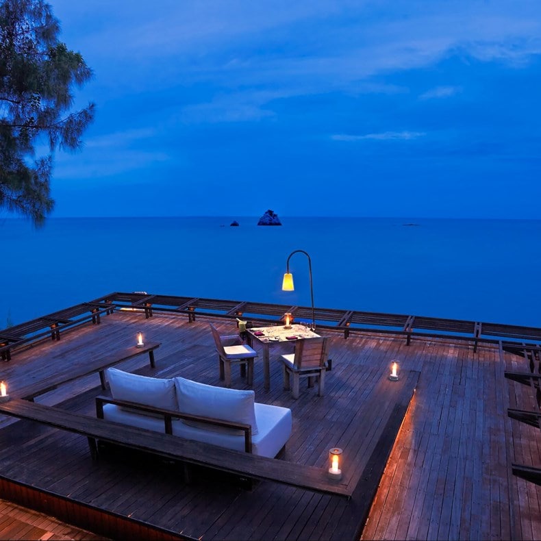 Dining on the Rocks