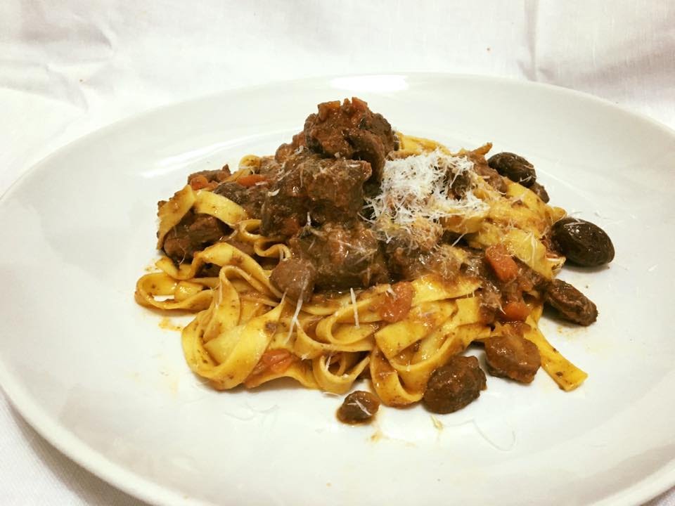 Pappardelle con salsa de jabalí y brócoli