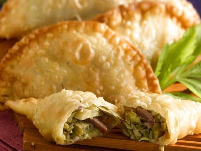 Alcachofas con jamón en empanadas