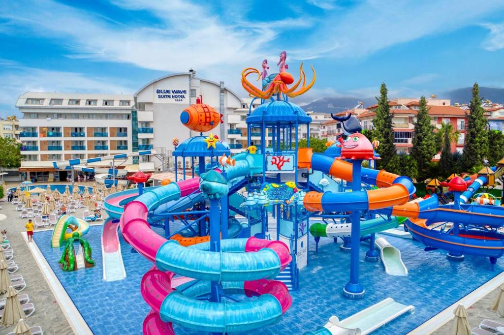 Hotel Blue Wave