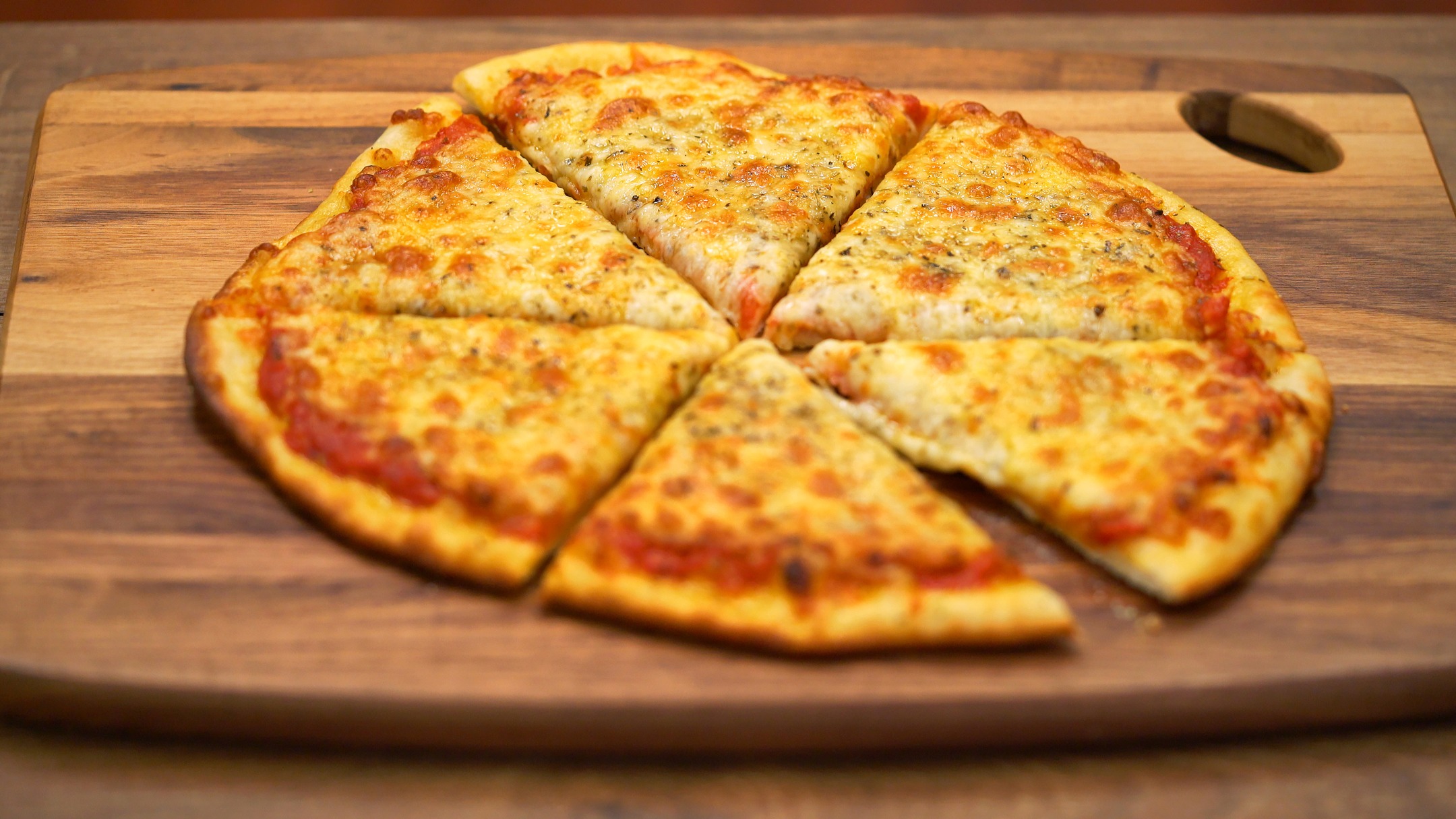Pizza de pepperoni con masa de harina de maíz