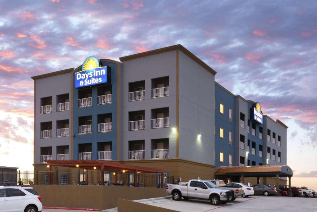 Days Inn by Wyndham Galveston West/Seawall