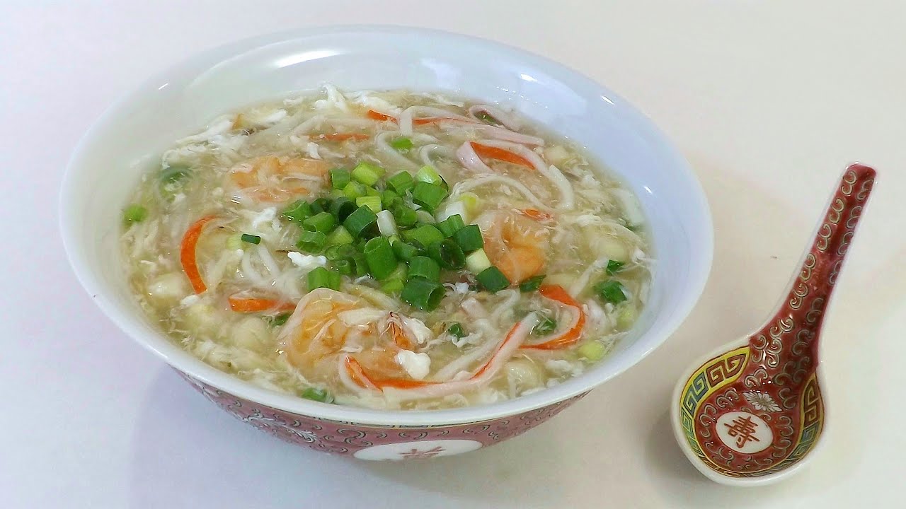 Sopa de mariscos estilo asiático