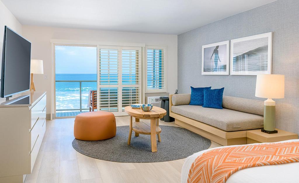 Beachfront Terrace Hotel