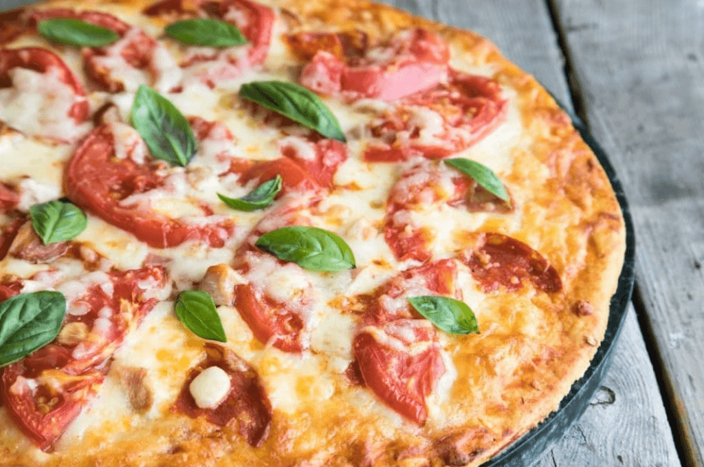Pizza Margherita con masa de garbanzos