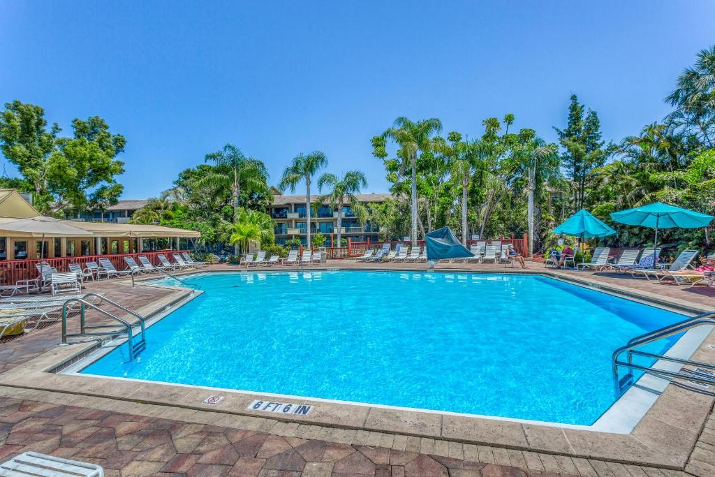 6. Sandy Shores Inn
