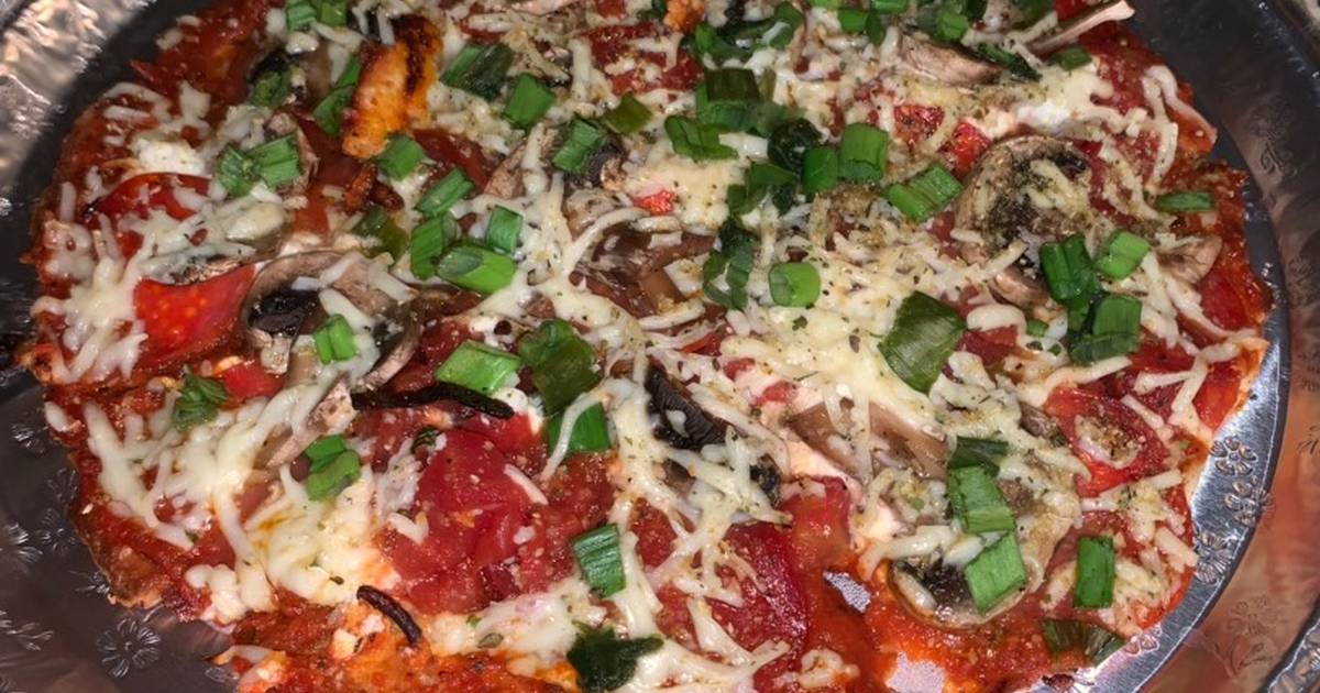 Pizza de pepperoni con masa de harina de almendra