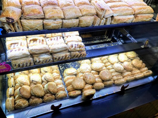 Polar Puffs & Cakes