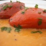 Pimientos de piquillo rellenos de bacalao en salsa de mariscos