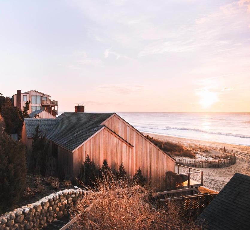 Rustic Villa Retreat in McGee Beach
