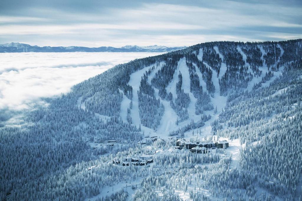 7. The Ritz-Carlton, Lake Tahoe