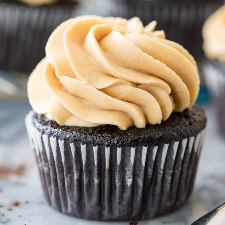 Peanut Butter Chocolate Cake with Peanut Butter Buttercream Frosting