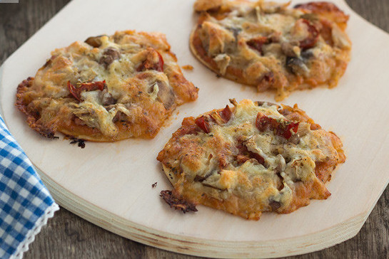 Pizza de jamón cocido y setas