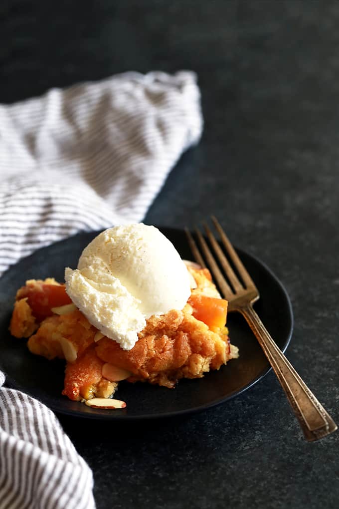 Peach Cobbler Cake with Fresh Peaches