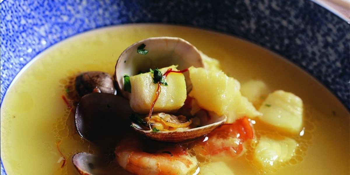 Sopa de pescado con azafrán