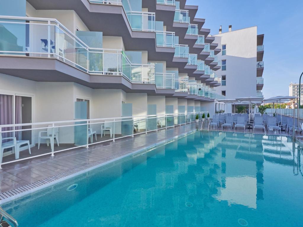 9. Adults-Only Hotel I