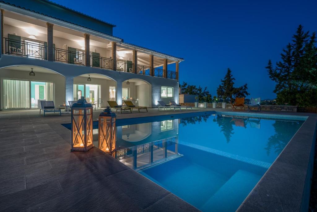 Luxury Beachfront Villa