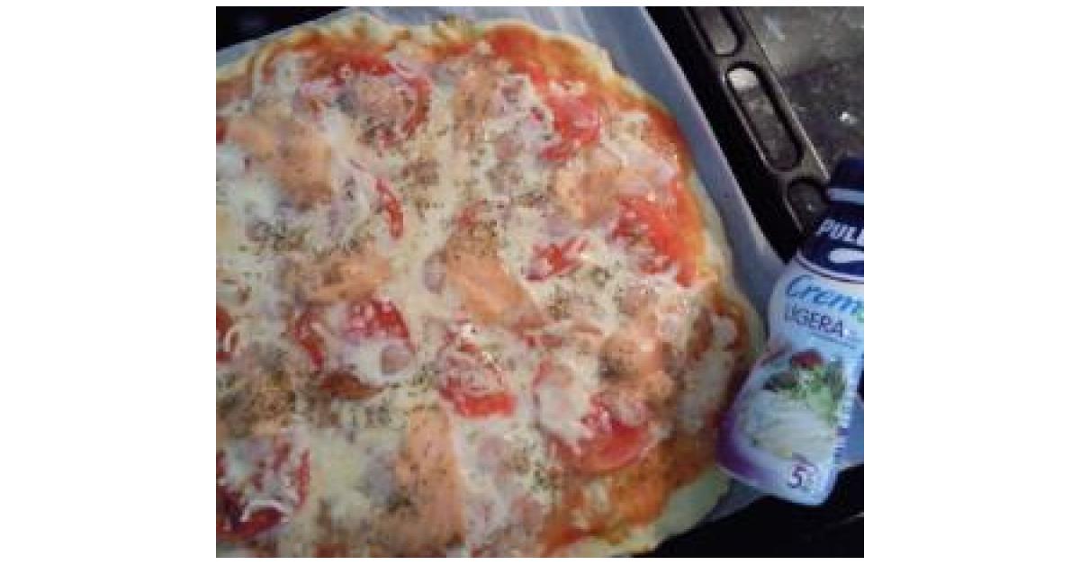 Pizza Marinara con Salmón Ahumado y Eneldo