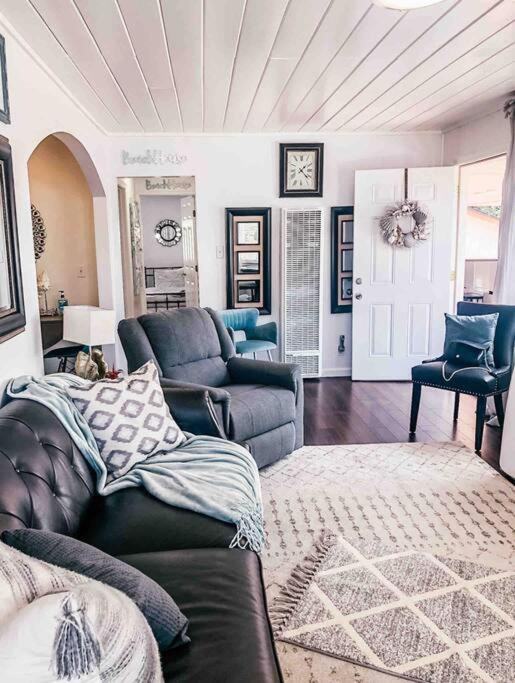 Cozy Beach House with Ocean Views