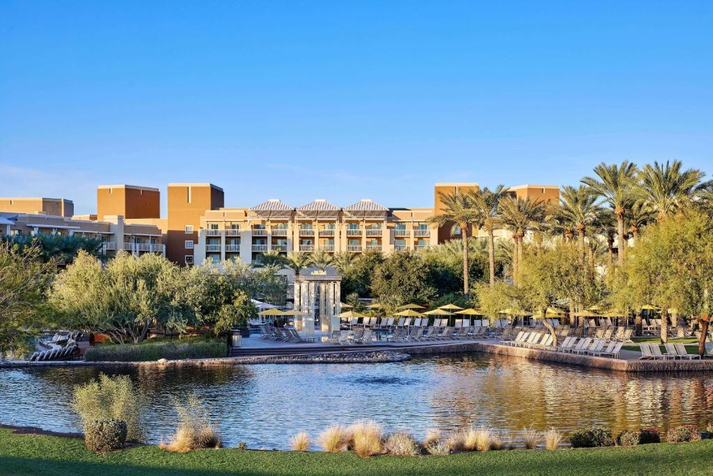 7. JW Marriott Phoenix Desert Ridge Resort & Spa