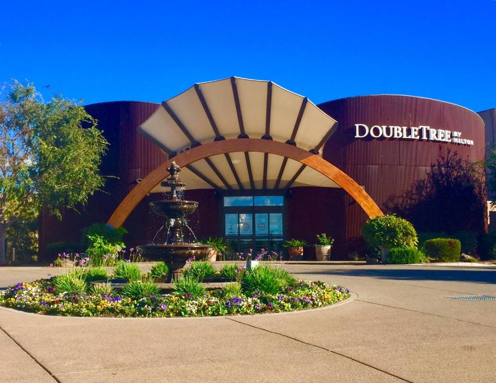 8. Apartamento de diseño en el centro de Napa Valley