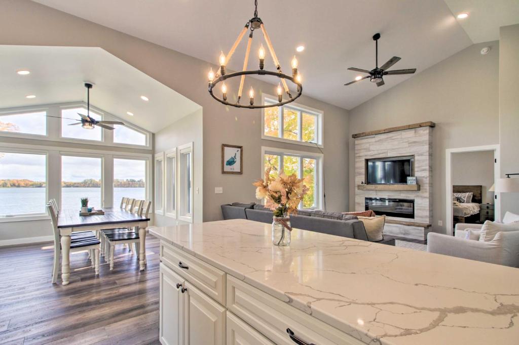 9. Clam Lake Retreat