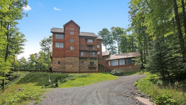 5. Woofington Heights Lodge