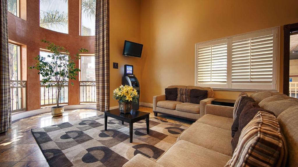 Airport Inn
