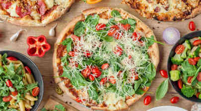 Pizza de Champiñones y Pollo con Queso Gouda
