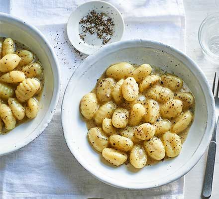 Cacio e Pepe con gnocchi
