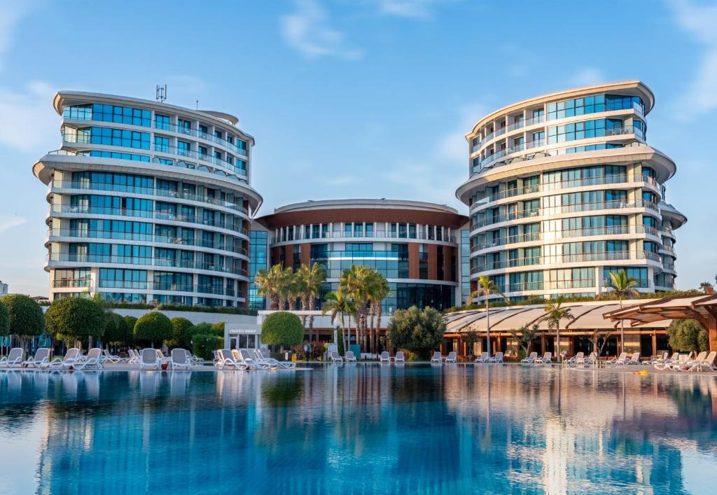 7. Baia Lara Hotel