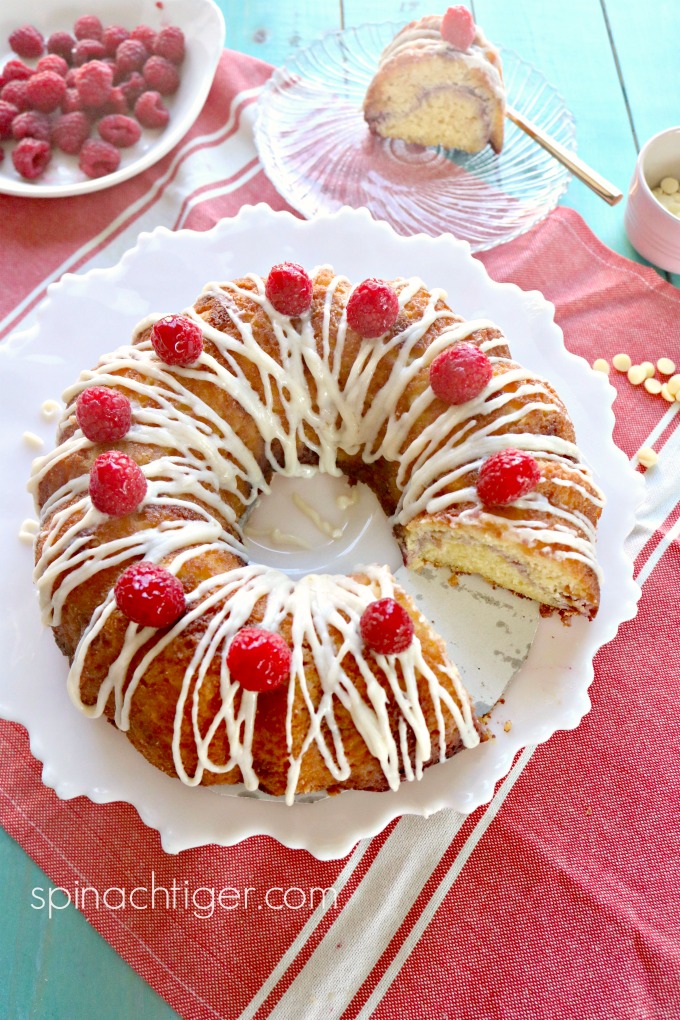 Low-Carb White Chocolate Raspberry Cake