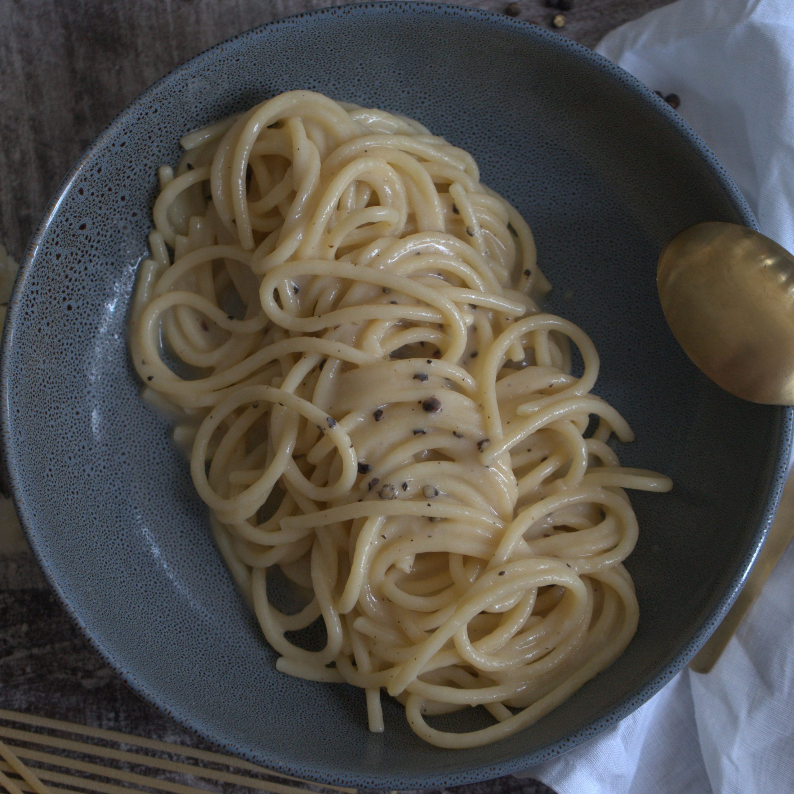 Cacio e Pepe por Vincenzo's Plate