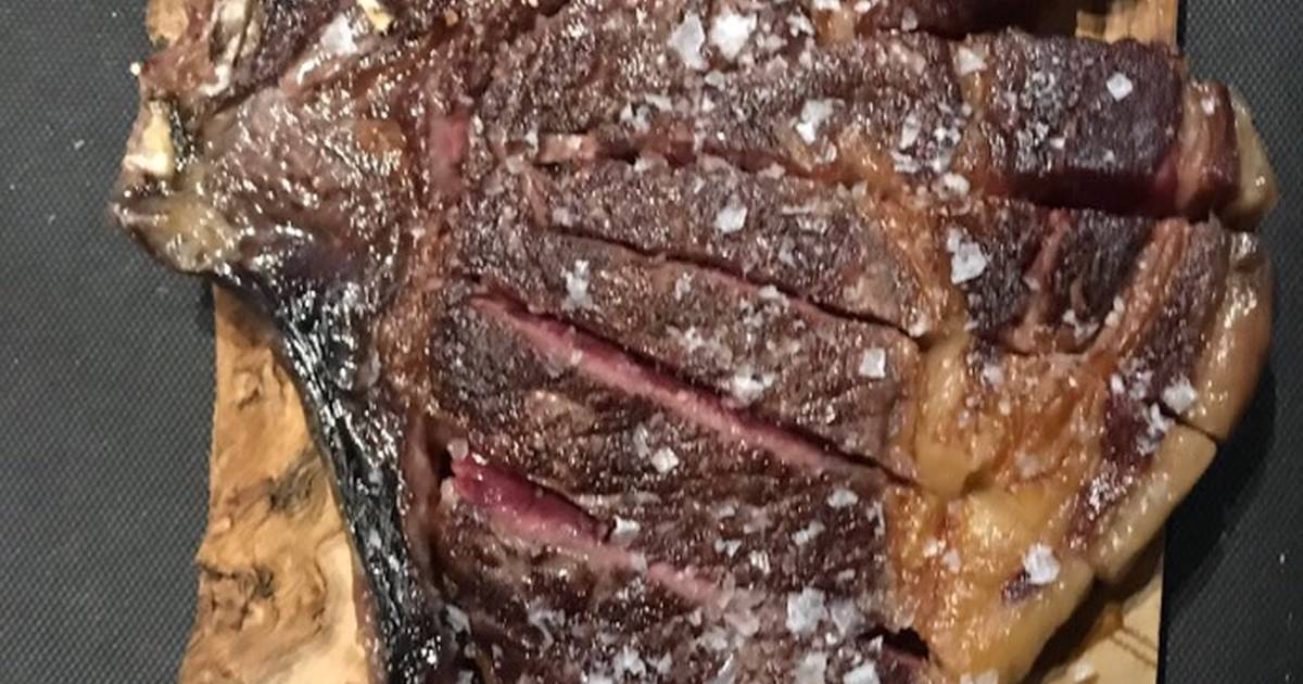 Receta de Chuletón de buey a la parrilla con chimichurri