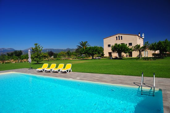 Relax on Cambrils' Beautiful Beaches