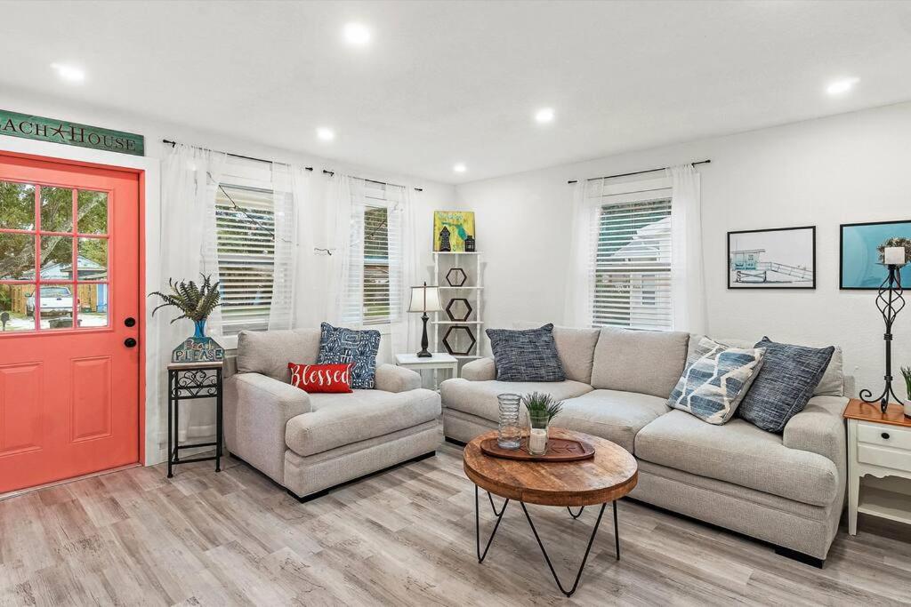 Quaint Beach Bungalow