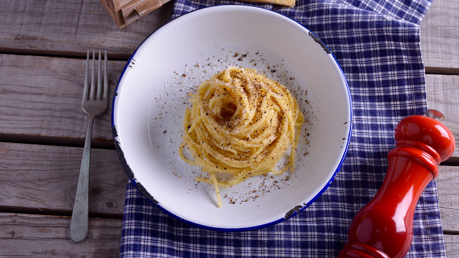 Cómo hacer Cacio e Pepe en 5 minutos por Jamie Oliver