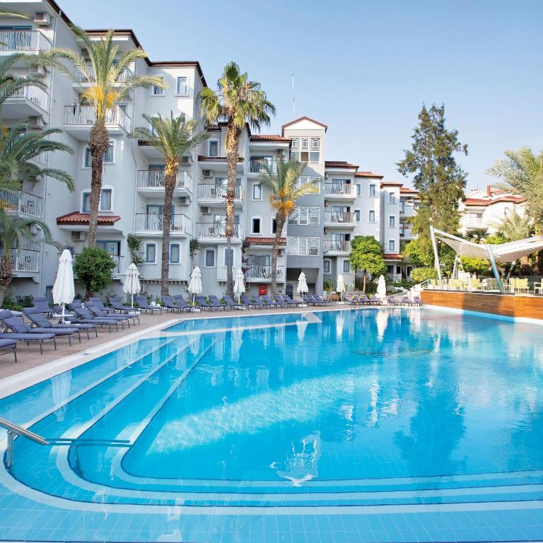 Paloma Sentido Marina Suites