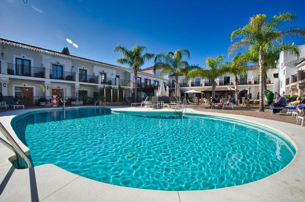 Paloma Grand Hotel & Restaurant