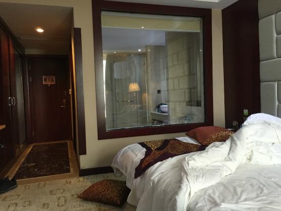 Hotel H