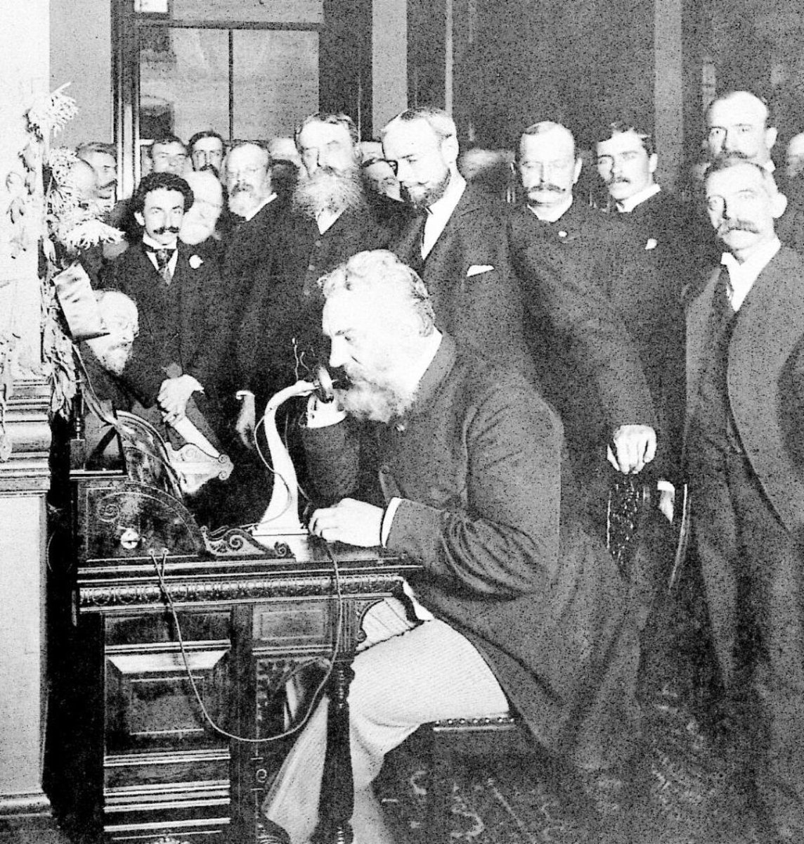 Graham Bell y el teléfono📞