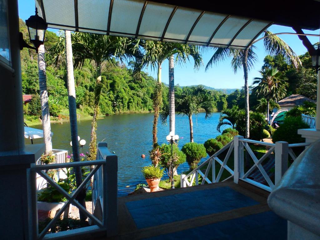 Lakefront Serenity Resort
