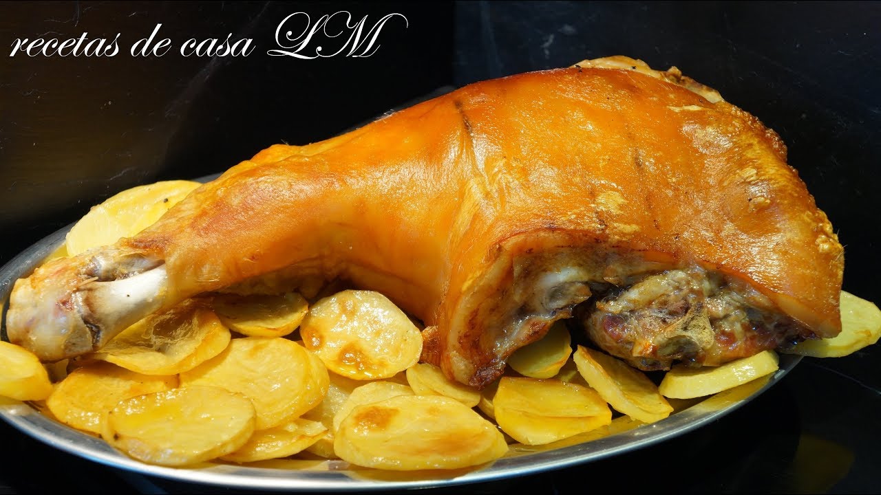 Cochinillo asado con patatas
