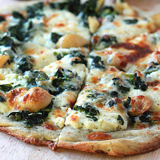 Pizza de ricotta y espinacas con masa integral