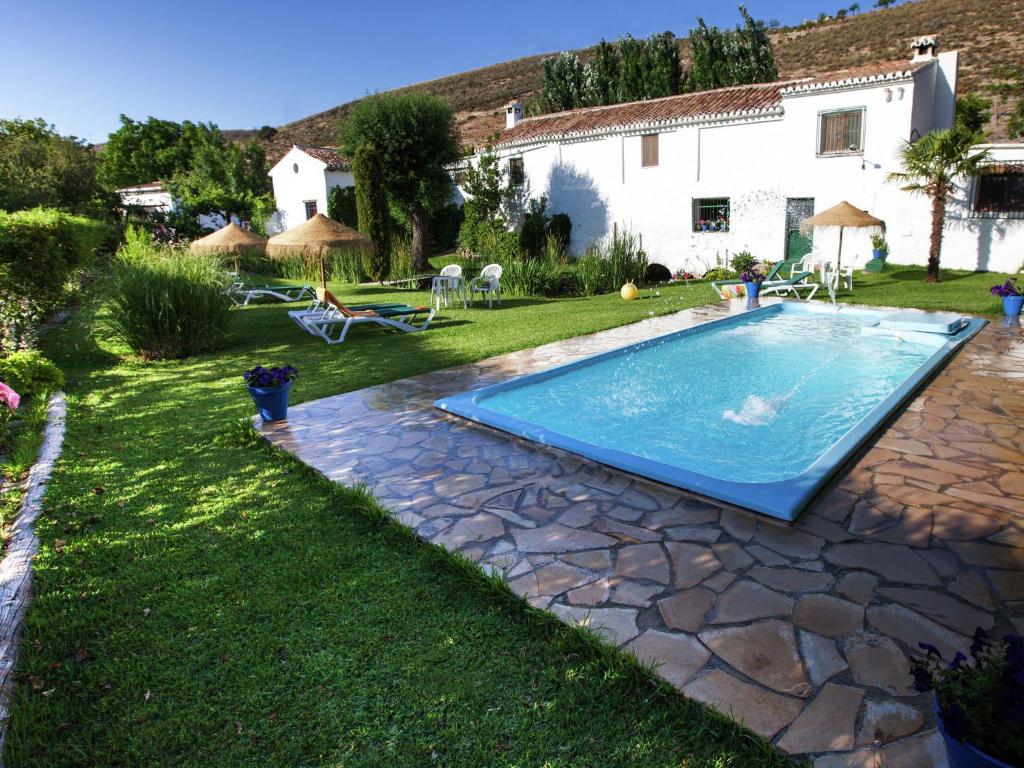 Cozy Cottage with Private Pool
