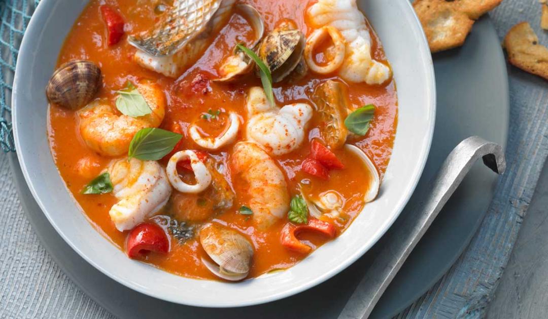 Sopa de pescado estilo italiano