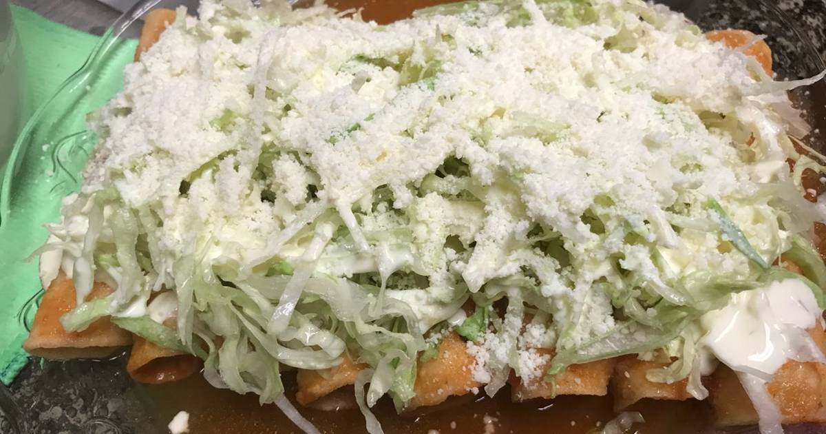 Pizza de jamón crudo y melón con masa de zanahoria